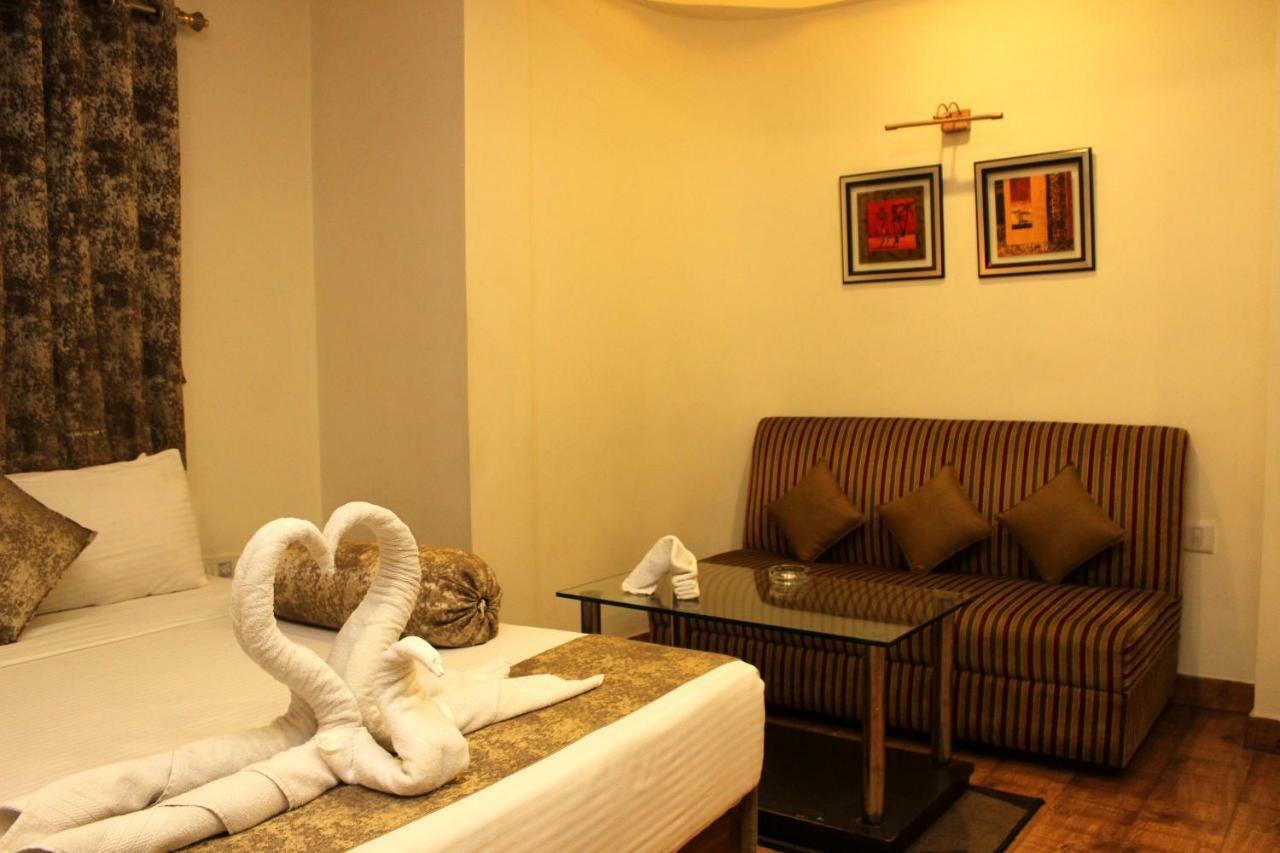 The Pearl Hotel Kolkata Exterior photo